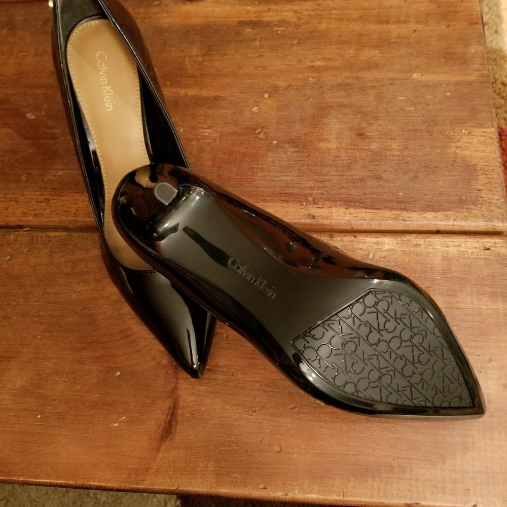 Shoes - Picture 2 of 3